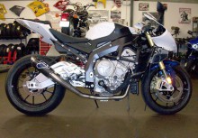 BMW S1000RR with Custom Rossi M1 Style Exhaust